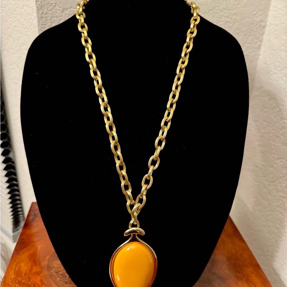 Vintage 70s Signed Accessocraft Goldtone Necklace 30” chain with 3” Pendant WOW